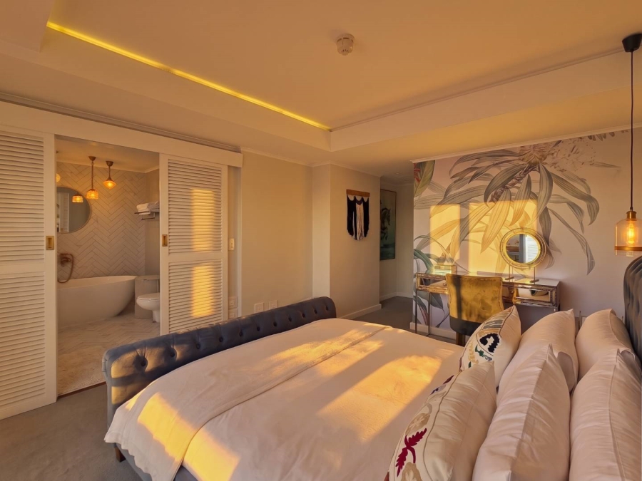 2 Bedroom Property for Sale in Sea Point Western Cape